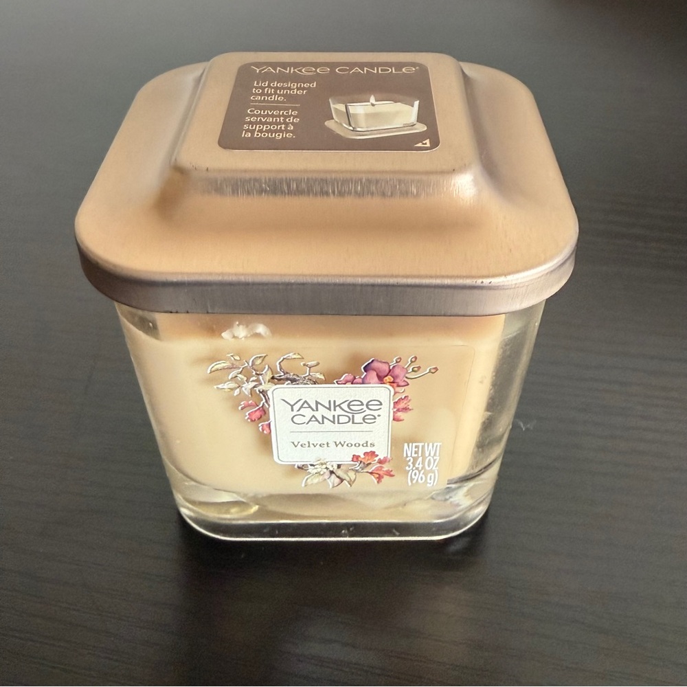 NEW Yankee Candle Velvet Woods Small Jar Candle — Tan